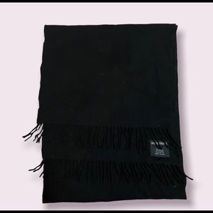 Holt Renfrew Cashmere scarf